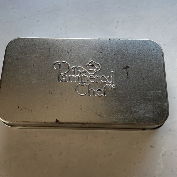 PAMPERED CHEF CREATIVE MINI COOKIE CUTTERS SET - Picture 3 of 5